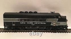 HO Athearn Genesis New York Central F3 Diesel Locomotive NYC #1622 DCC SOUND<br/>
 
<br/> En français : Locomotive diesel Athearn Genesis HO New York Central F3 NYC #1622 avec son DCC