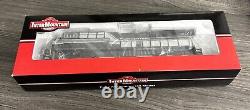 Locomotive ES44AC de la ligne InterMountain HO #49762S-02 New York Central #1968 NIB