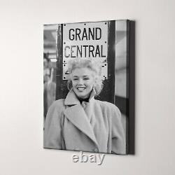 Marilyn Monroe à la gare de Grand Central à New York dans les années 1950 Toile d'art mural Imprimer