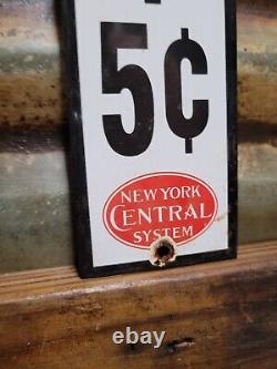 Panneau en porcelaine des toilettes payantes du train du système Vintage New York Central Railroad Oil Gas