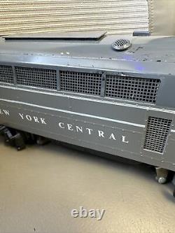 Train Williams BRASS New York Central 4953 Diesel Shark Nose Unit Propulsé.